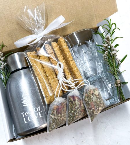 מארז תה זוגי עם מיני תרמוס, כוסות, עוגיות ותיונים